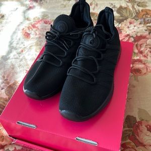 Black Women’s Athletic Shoes